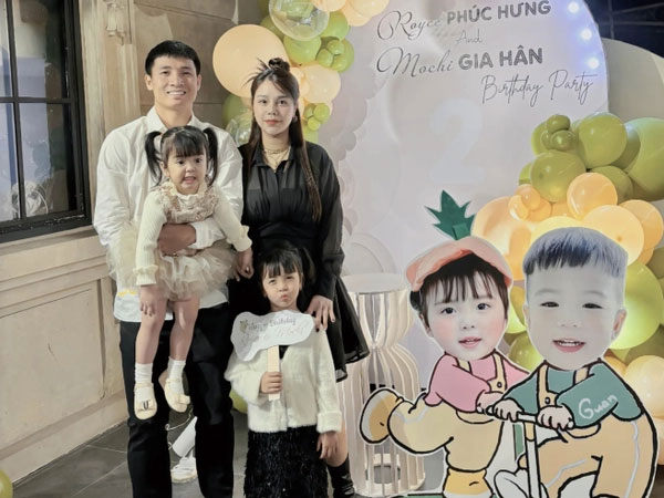 Khánh Linh khoe thưởng tết nhận từ Tiến Dũng: Túi xách, kính đều là hàng hiệu, sương sương cũng hơn 60 triệu đồng