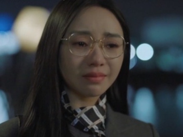 Chúng Ta Của 8 Năm Sau nhận loạt lời khen nhờ quyết định của nữ chính, nói 1 câu khiến chồng tồi chết lặng