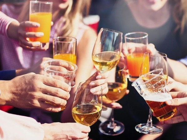 Ngày Tết, cần làm gì sau khi uống rượu bia để giảm nhanh nồng độ cồn?