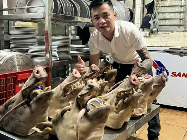 Mong cầu may mắn, người Hà Tĩnh săn đầu lợn rừng làm mâm cúng 30 Tết
