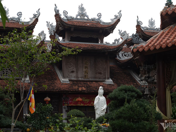 Đầu năm, du xuân tại ngôi chùa gần nghìn năm tuổi linh thiêng ở Hà Nội