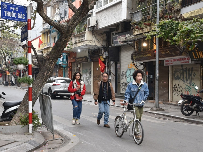 Phố phường Hà Nội tĩnh lặng, yên bình ngày đầu năm mới