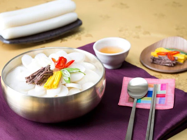 Món ăn biểu tượng trong ngày Tết tại Hàn Quốc: Được giới quý tộc thời xưa ưa chuộng, chỉ dùng 1 nguyên liệu nhưng mang ý nghĩa đặc biệt