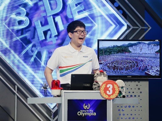 Nam sinh 'bị trừ điểm oan' trong chung kết Olympia và bước ngoặt bất ngờ