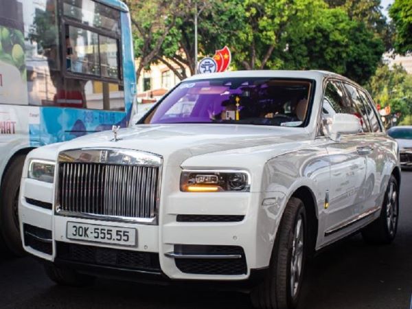 Những chiếc ô tô gắn biển số đấu giá đắt nhất hiện nay