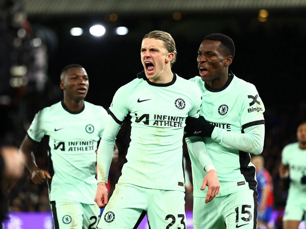 Chelsea ngược dòng thắng derby khi Gallagher gieo sầu cho Crystal Palace