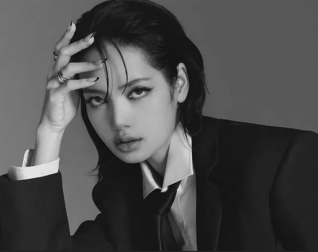 Không phải album solo, Lisa nối gót Jennie debut làm diễn viên trong loạt phim ăn khách HBO sau khi thành lập công ty