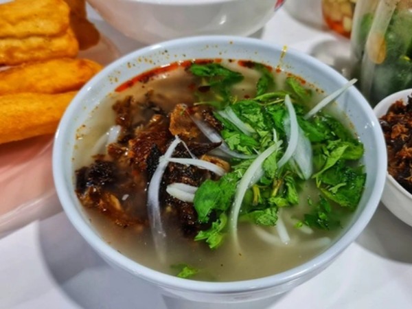 Độc đáo cháo chờ Nam Ô
