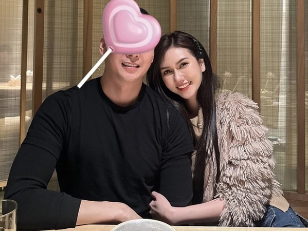 Hậu công khai có tình mới, diễn viên Hương Giang tiếp tục đăng ảnh úp mở diện mạo bạn trai