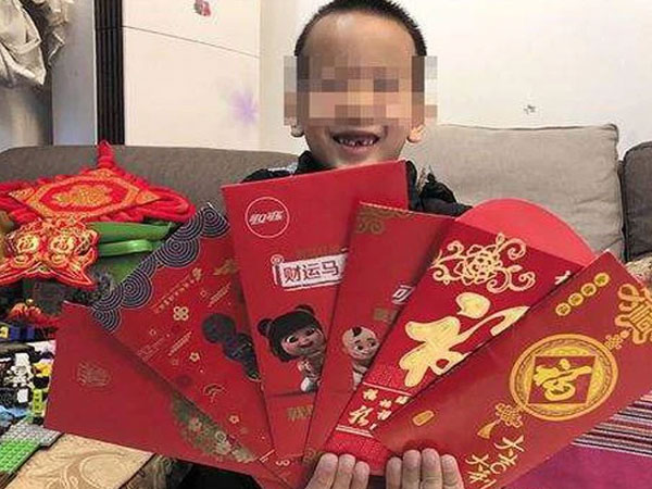 Trái ngang chuyện cha mẹ bị con cái kiện đòi tiền lì xì, có vụ lên đến cả tỷ