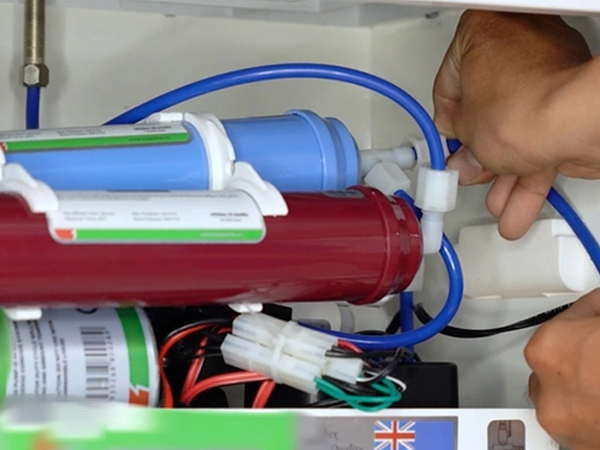 Nhân viên kỹ thuật tiết lộ lỗi sai khiến nhiều nhà phải uống nước thải: Kiểm tra xem nhà bạn có bị không?