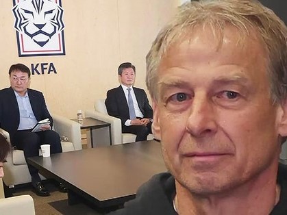 HLV Jurgen Klinsmann chính thức mất việc chỉ 2 ngày sau khi vụ ẩu đả chấn động tuyển Hàn Quốc bị phanh phui