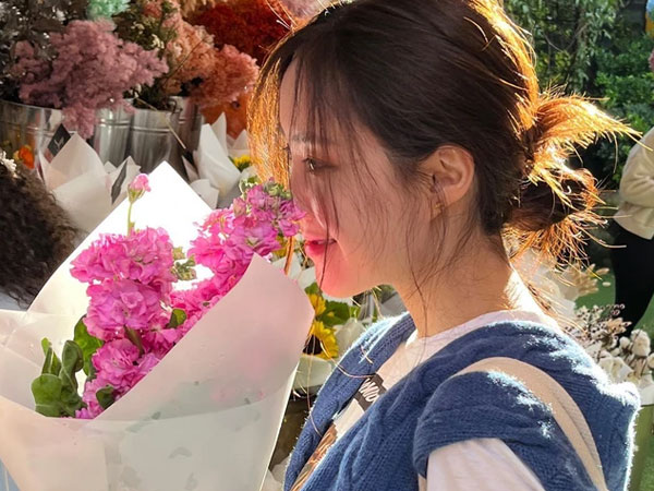 Tham khảo 5 cách buộc tóc xinh tươi của sao Hàn cho mùa xuân
