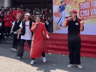 Nữ hiệu phó vừa nhảy vừa đọc rap 'Làm gì phải hốt' gây sốt cộng đồng mạng