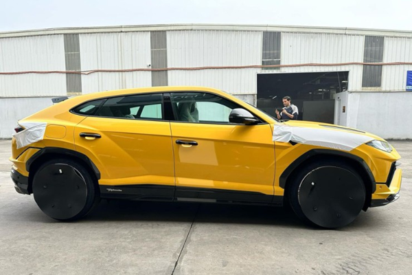 Doanh nhân Nguyễn Quốc Vũ tặng vợ siêu SUV Lamborghini Urus Performante