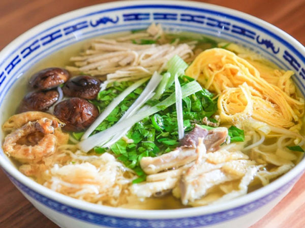 Ngày Tết 'ế' nhiều thịt, có một cách biến đồ ăn cũ thành món 'Thăng Long đệ nhất bún': Ai thử cũng mê!
