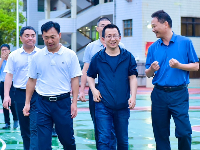 Tỷ phú đứng sau ‘đế chế’ TikTok: Đừng gọi tôi là thần tượng