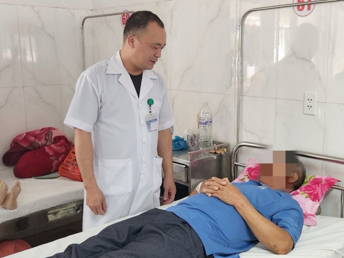 Gắp dị vật tồn tại suốt 7 năm trong đường hô hấp của người đàn ông