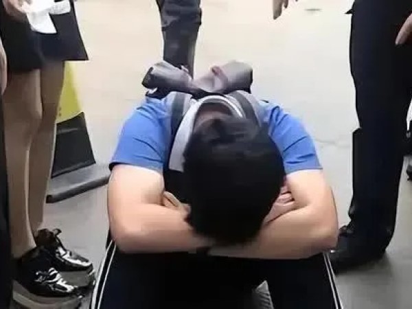 Con trai thi điểm cao nhưng chỉ được nhận vào trường nghề, bí mật nằm sau hành vi độc ác của người mẹ kế