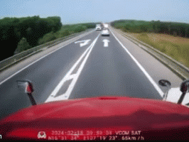 Tài xế ô tô lái xe vượt phải gây tai nạn khiến 3 mẹ con tử vong có thể đối diện hình phạt nào?