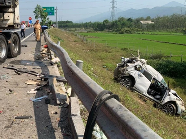 Thủ tướng chỉ đạo rà soát các tuyến cao tốc chỉ có 2 làn xe