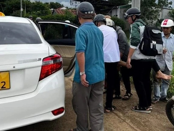Bắt tạm giam 2 học sinh để điều tra về hành vi giết người