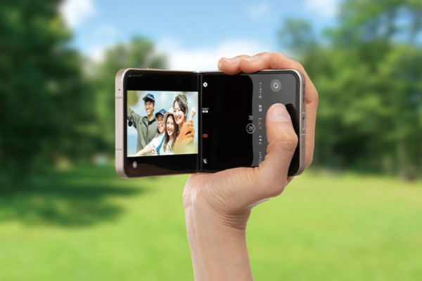 Smartphone màn hình gập rẻ nhất thế giới trình làng