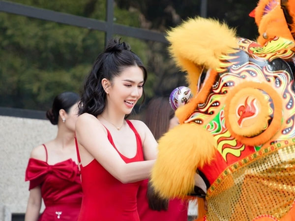 Lần đầu lộ diện ở sự kiện sau 4 tháng vắng bóng, Ngọc Trinh bất ngờ vì thái độ của những người xung quanh