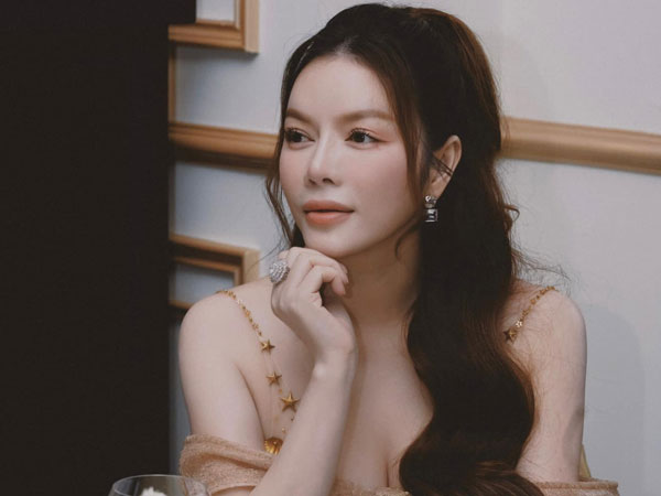 'Đại gia kim cương' Lý Nhã Kỳ làm rõ tin đồn bị phong toả tài sản