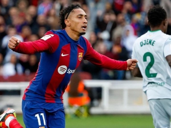 Barcelona đại thắng trên sân nhà