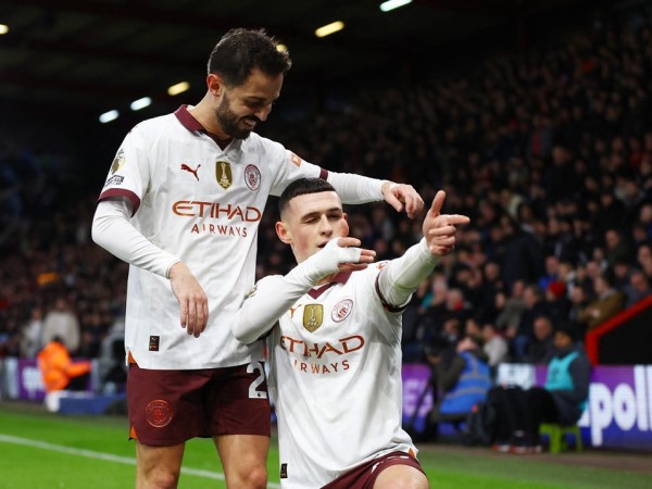 Kết quả Ngoại hạng Anh: Arsenal thắng đậm Newcastle, Man City vất vả có 3 điểm
