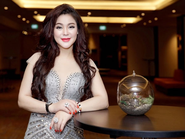 'Nữ chính đóng MV của Đan Trường qua đời, 2 con ngơ ngác như chim lạc đàn'