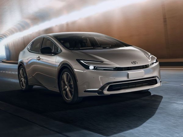 Xe hybrid tăng mạnh, xe điện lấy đà bứt tốc