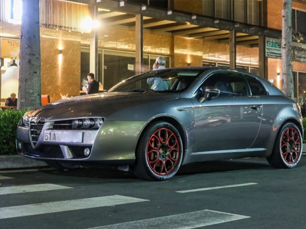 'Soi' Alfa Romeo Brera độc nhất Việt Nam của dân chơi Sài Gòn