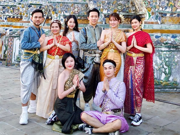 Hari Won review thái độ hội bạn quyền lực: Khui điểm khó chịu của Trấn Thành, tiết lộ nhân vật xếp vị trí số 1