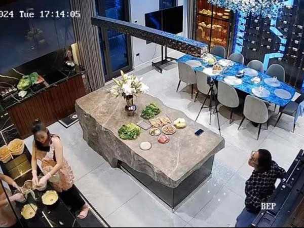 Phương Oanh trích xuất camera quay không gian sống với Shark Bình, hé lộ ekip thật đằng sau clip nấu ăn triệu view