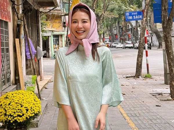 Hot girl đình đám một thời lộ visual 'cam' thường khác xa ảnh tự đăng, biết danh tính người chụp netizen vội đồng cảm