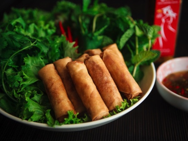 Chả giò, gỏi cuốn, bánh xèo xuất hiện trong 100 món ăn nhẹ ngon nhất châu Á