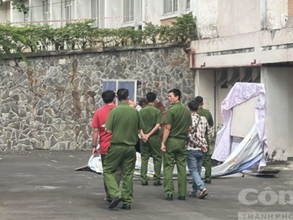 Nam sinh năm cuối rơi lầu tử vong trong Đại học Quốc gia TPHCM