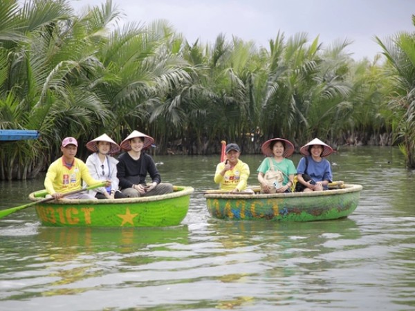 Có gì đặc biệt tại rừng dừa nước ở Quảng Nam mà khách đến nườm nượp?