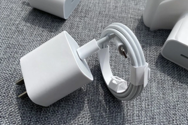 Cảnh báo từ sạc nhanh, sạc dự phòng giá rẻ
