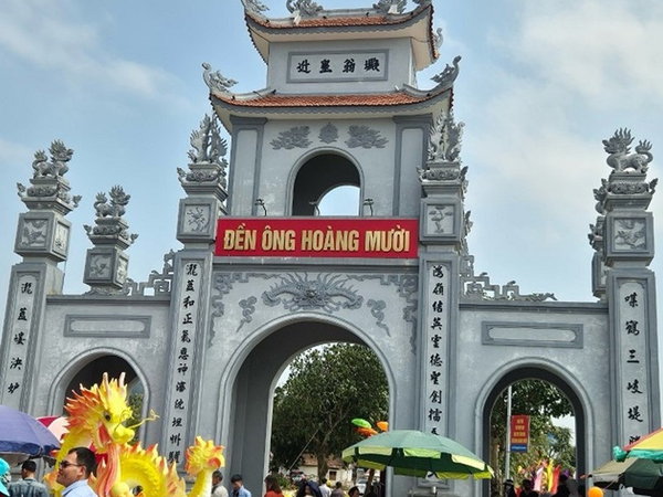 Những vụ ăn chặn tiền công đức đền ông Hoàng Mười Nghệ An