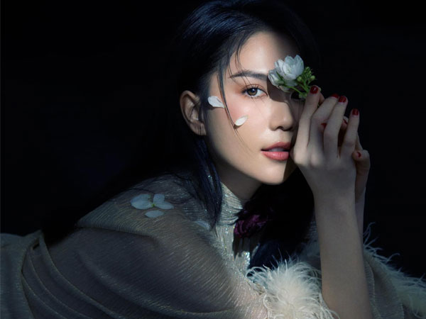 Ngọc Trinh khoe cận nhan sắc sau khi bị soi tăng cân, chi tiết liên quan vụ tai nạn xe mô tô gây chú ý