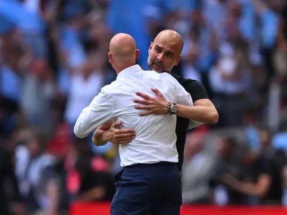 Pep Guardiola nhắn MU điều bất ngờ trước đại chiến với Man City