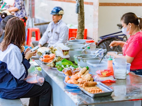 Cầm 50.000 đồng, ăn thả ga đủ món ngon ở chợ quê 'rẻ nhất Nam Định’