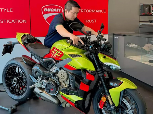 Chồng Đoàn Di Băng chi tiền tỷ tậu Ducati Streetfighter V4 Lamborghini