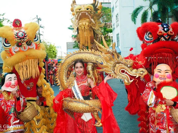 Ngán ngẩm chiêu trò ở Miss Grand Thái: Cưỡi ngựa, múa lân đến thi, thí sinh đóng giả bệnh nhân cấp cứu gây tranh cãi