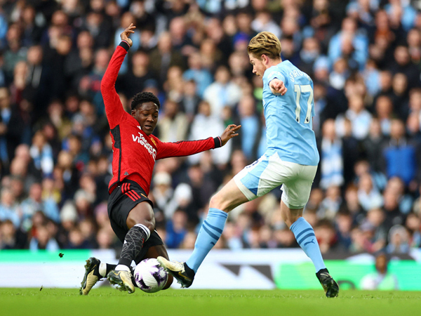 Cầu thủ MU duy nhất được khen sau trận thua Man City