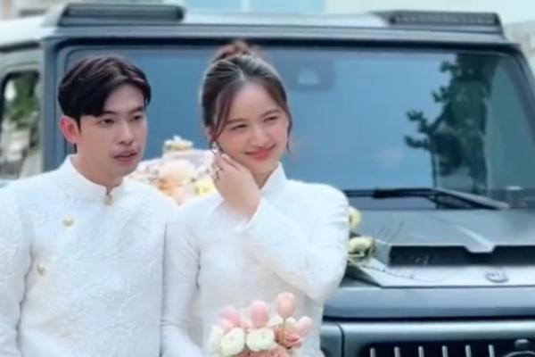 Đám cưới 'trĩu nặng' vàng, kim cương và tiền đô hot nhất lúc này, danh tính cô dâu số hưởng chẳng ai xa lạ!