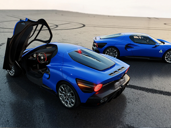 Alfa Romeo ra mắt '33 Stradale Day' - kỷ niệm con số 33 thần kỳ